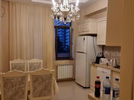 Kirayə 3 otaqlı mənzil, 135 m², Elmlər Akademiyası: 1 300 ₼/ay 3