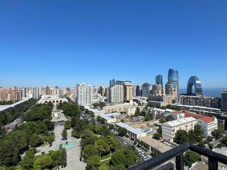 4 otaqlı yeni tikili - 28 May m. - 140 m²
