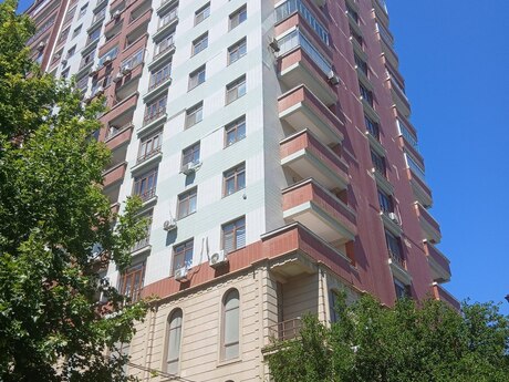 4 otaqlı mənzil, 200 m², Nərimanov: 500 000 ₼ 2