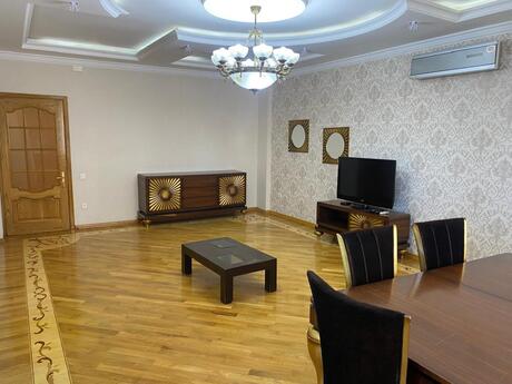Elan №6222700 - Bakı, Gənclik m., 3 otaqlı, 152 m², 12/18 mərtəbə