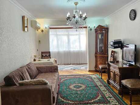 Elan №6222723 - Bakı, Elmlər Akademiyası m., 2 otaqlı, 60 m², 4/5 mərtəbə