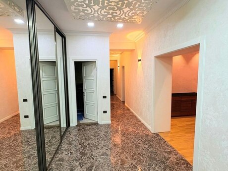 Elan №6222938 - Bakı, Şah İsmayıl Xətai m., 3 otaqlı, 150 m², 5/20 mərtəbə