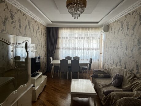 3-room apartment for rent, 128 m², Qara Qarayev: 1 000 ₼/mo 2