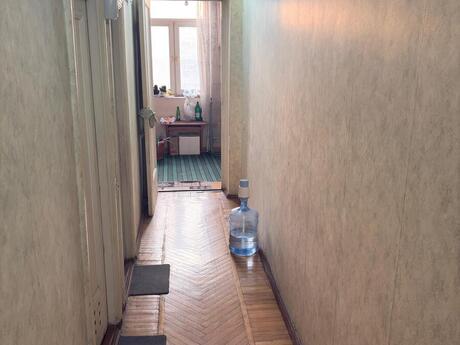 2 otaqlı mənzil, 70 m², 28 May: 220 000 ₼ 4