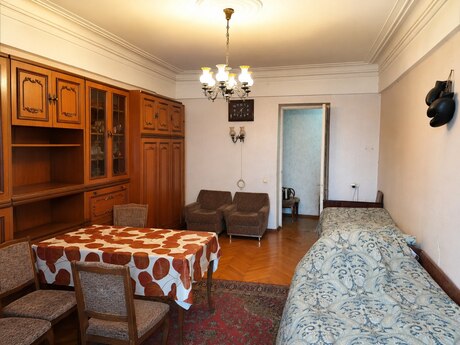 2 otaqlı mənzil, 70 m², 28 May: 220 000 ₼ 2