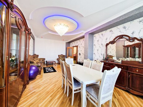 Elan №6224641 - Bakı, Neftçilər m., 3 otaqlı, 120 m², 11/18 mərtəbə