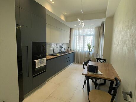 Elan №6224684 - Bakı, Səbail r., 2 otaqlı, 85 m², 8/18 mərtəbə