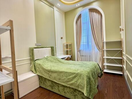 4-room apartment for rent, 160 m², Renessans Palace: 3 000 ₼/mo 4