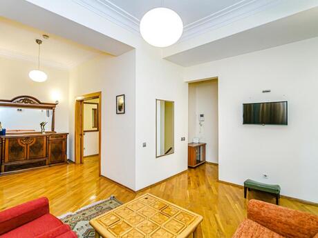 Kirayə 2 otaqlı mənzil, 45 m², Sahil: 1 000 ₼/ay 2
