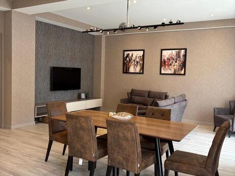 2-room apartment for rent, 95 m², Ağ şəhər: 1 600 ₼/mo 2