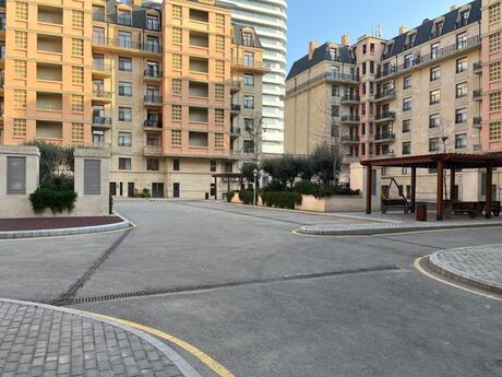 Elan №6225275 - Bakı, Ağ şəhər q., 4 otaqlı, 160 m², 3/8 mərtəbə