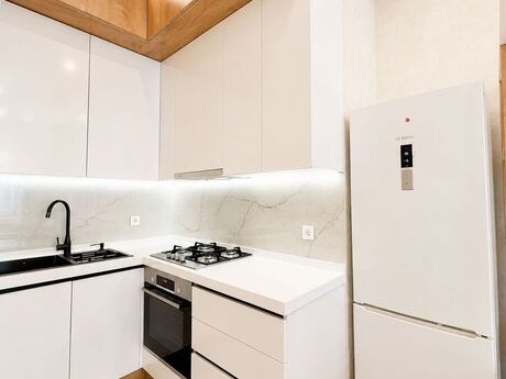 2-комн. новостройка - Насиминский  р. - 60 м²