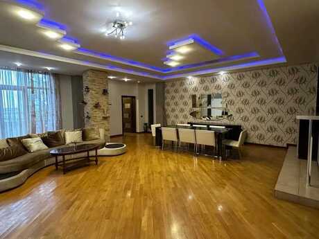 5-комнатная квартира, 250 м², 28 May: 590 000 ₼ 2