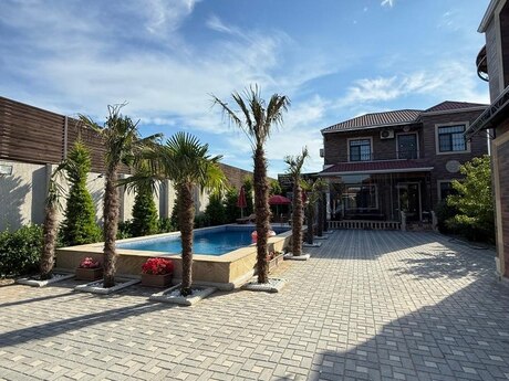 7 otaqlı həyət evi/bağ evi - Mərdəkan q. - 280 m²