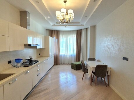 3 otaqlı mənzil, 136 m², 28 May: 550 000 ₼ 5