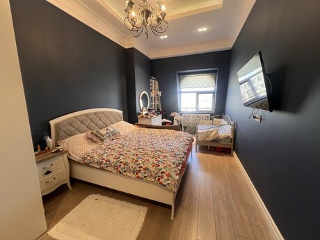5-room apartment for rent, 200 m², Nəriman Nərimanov: 2 640 ₼/mo 4