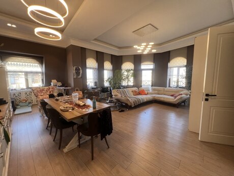 5-room apartment for rent, 200 m², Nəriman Nərimanov: 2 640 ₼/mo 2