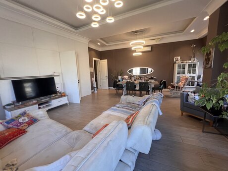 5-room apartment for rent, 200 m², Nəriman Nərimanov: 2 640 ₼/mo 3