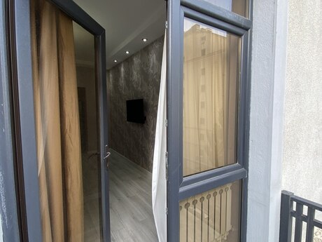 2-room apartment for rent, 70 m², 8 Noyabr: 1 000 ₼/mo 4
