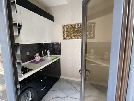 2-room apartment for rent, 70 m², 8 Noyabr: 1 000 ₼/mo 3