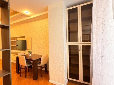 3-room apartment for rent, 125 m², Şah İsmayıl Xətai: 1 400 ₼/mo 5
