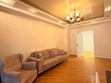 3-room apartment for rent, 125 m², Şah İsmayıl Xətai: 1 400 ₼/mo 4