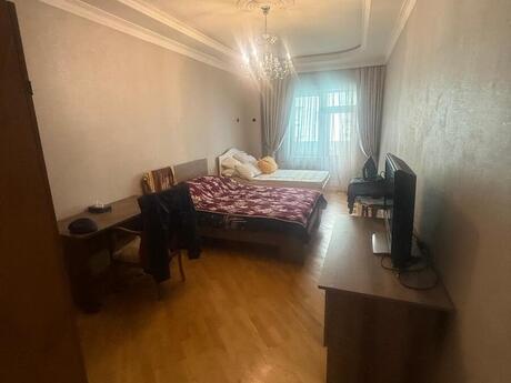 3 otaqlı yeni tikili - Böyükşor q. - 130 m²