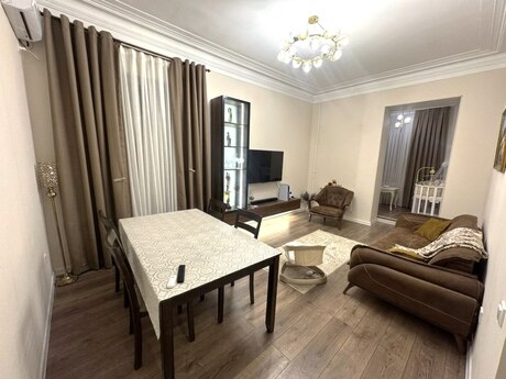 Elan №6227013 - Bakı, Nizami m., 2 otaqlı, 65 m², 2/5 mərtəbə