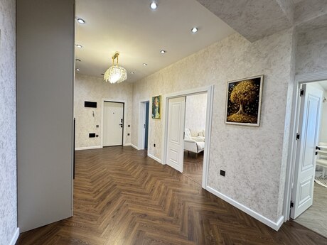 3 otaqlı mənzil, 139 m², Neftçilər: 368 000 ₼ 2