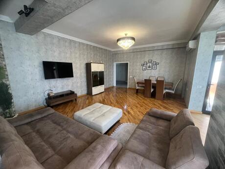 3 otaq · 157 m² · 11/18 mərtəbə, Nəsimi