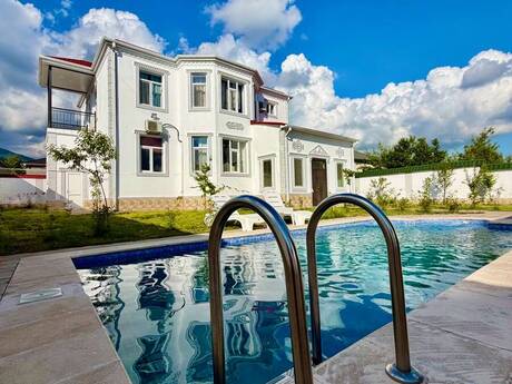 4 otaqlı həyət evi/bağ evi - Qəbələ - 250 m²