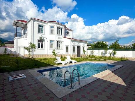 4 otaqlı həyət evi/bağ evi - Qəbələ - 250 m²