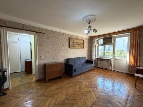 2 otaqlı köhnə tikili - Şah İsmayıl Xətai m. - 45 m²