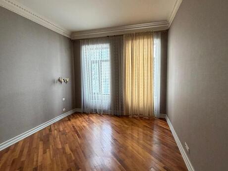 10-room house, 1 005 m², 8 Noyabr: 4 250 000 ₼ 5