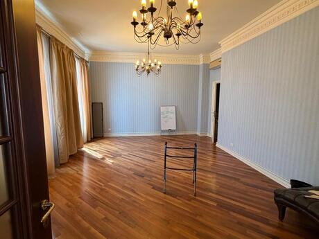 10-room house, 1 005 m², 8 Noyabr: 4 250 000 ₼ 3