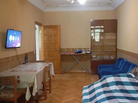 Elan №6228377 - Bakı, 7-ci mikrorayon q., 3 otaqlı, 65 m², 2/5 mərtəbə