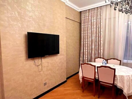 3 otaqlı mənzil, 106 m², 28 May: 370 000 ₼ 4