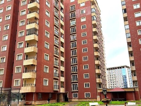 3 otaqlı mənzil, 106 m², 28 May: 370 000 ₼ 2