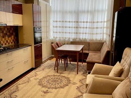 Kirayə 3 otaqlı mənzil, 108 m², Elmlər Akademiyası: 1 300 ₼/ay 3