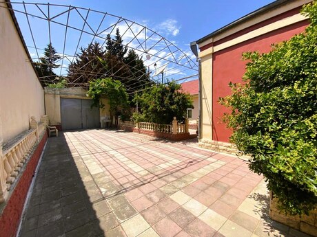 5 otaqlı həyət evi/bağ evi - Əmircan q. - 200 m²