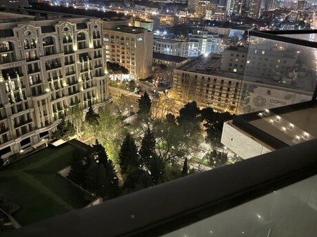 3-room apartment for rent, 100 m², Nizami: 2 000 ₼/mo 3