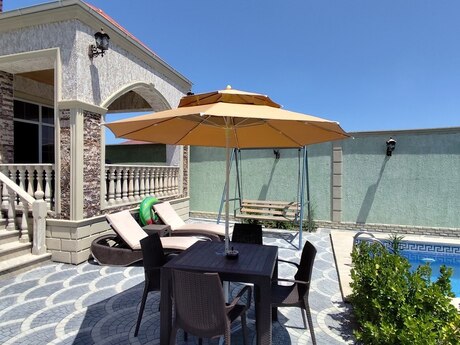 3 otaqlı həyət evi/bağ evi - Buzovna q. - 125 m²