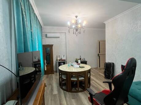 4-комн. новостройка - м. Нефтчиляр - 121 м²