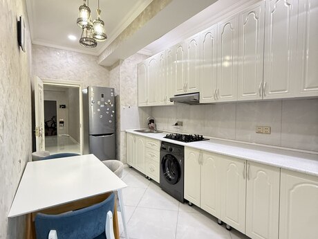 Elan №6230434 - Bakı, İnşaatçılar m., 2 otaqlı, 90 m², 3/18 mərtəbə