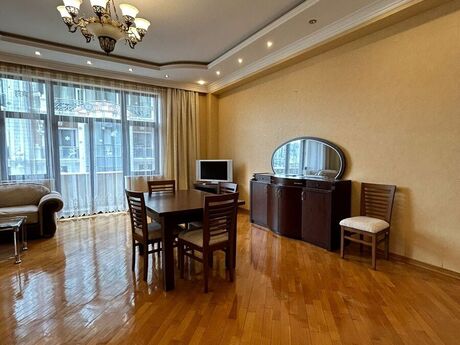 Аренда: 4-комнатная квартира, 200 м², Sahil: 2 200 ₼/мес 4
