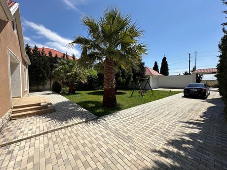 4 otaqlı həyət evi/bağ evi - Şüvəlan q. - 220 m²