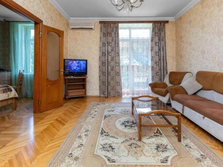 3-комн. вторичка - м. Ичеришехер - 70 м²