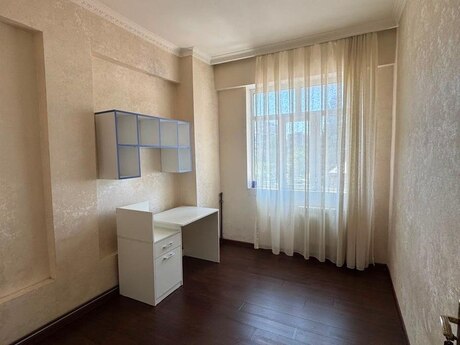 3-комн. новостройка - м. Насими - 74 м²