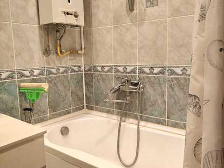 2-room old-build apartment for rent in İnşaatçılar, 50 m², 600 AZN/mo, photo 3 / 10