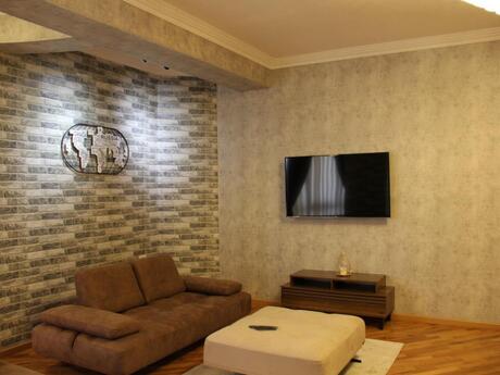 3 otaqlı yeni tikili - Nəsimi r. - 155 m²